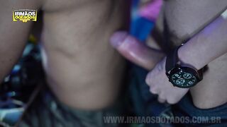 Fisting Skateboard (Helyo Karvalho, Rei Salmao)